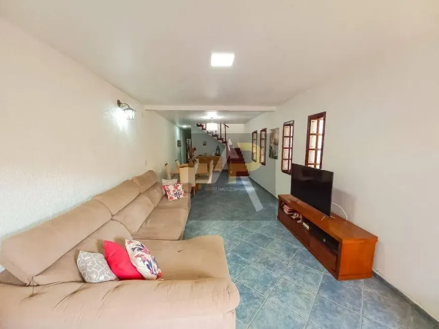 Foto do imóvel - Casa à venda com 3 quartos, 1 suíte, 2 vagas na garagem e aceita animais em