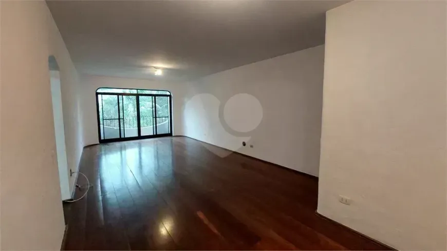 Foto do imóvel - Apartamento para alugar com 3 quartos, 1 suíte, 2 banheiros e 2 vagas próximo ao Metrô Adolfo.