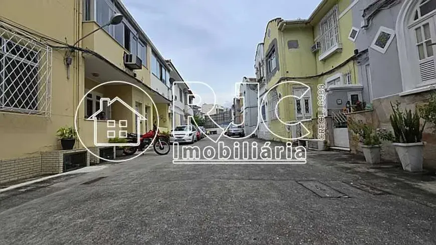 Foto do imóvel - Casa de vila à venda com 3 quartos, 1 suíte, 3 banheiros e 1 vaga na garagem em