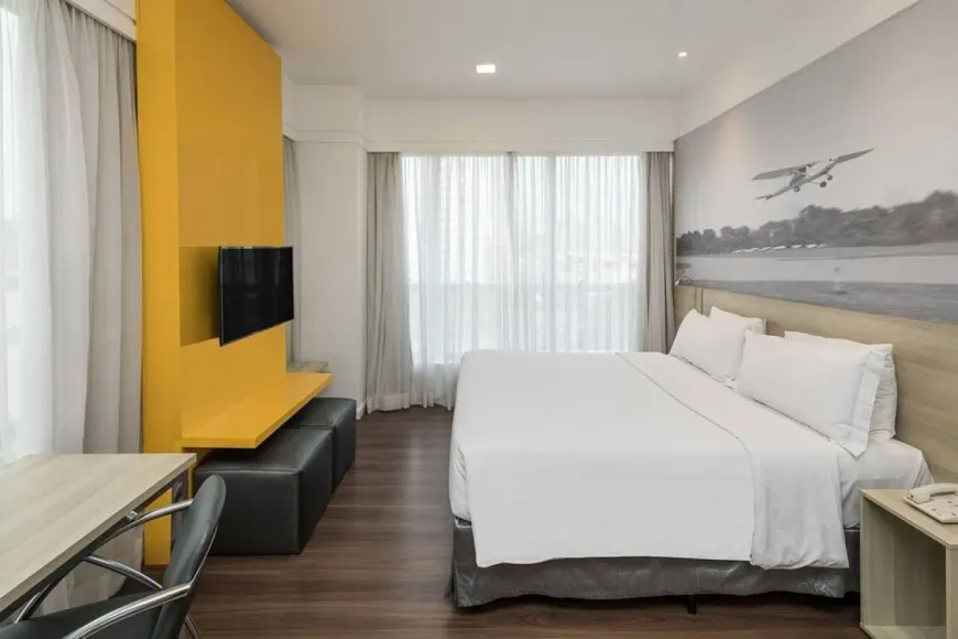 Foto do imóvel - Flat mobiliado à venda com 1 quarto, 1 suíte, 1 banheiro e 1 vaga na garagem próximo ao Metrô.
