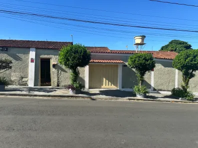Casa com 4 Quartos à venda, 330m² no Setor Marechal Rondon, Goiânia