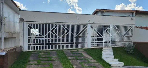Casa com 3 Quartos para alugar, 237m² no Centro, Piracicaba