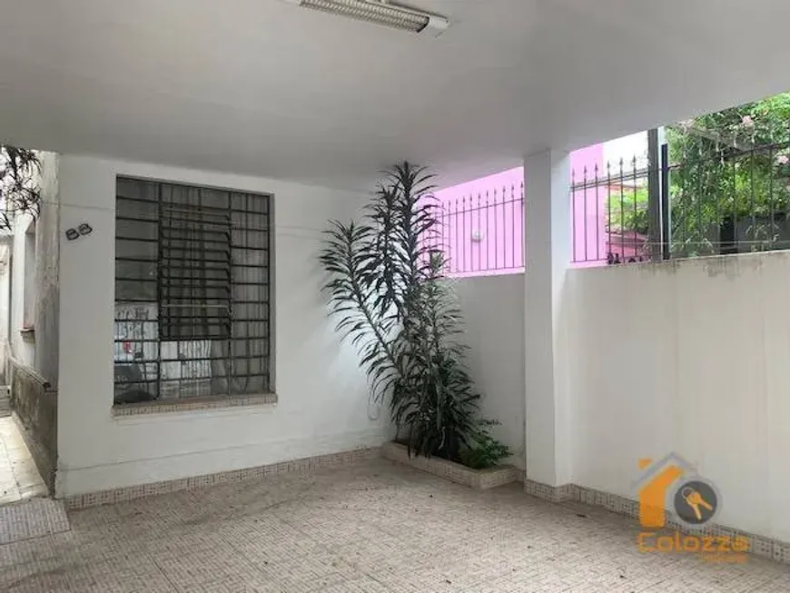 Foto do imóvel - Casa à venda com 3 quartos, 2 banheiros e 2 vagas na garagem em