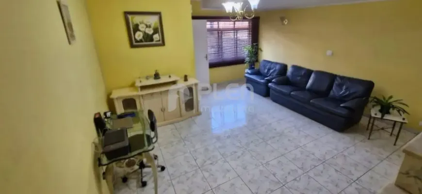 Foto do imóvel - Sobrado à venda com 3 quartos, 1 suíte, 3 banheiros e 2 vagas na garagem em