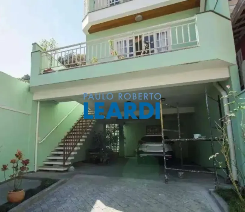 Foto do imóvel - Sobrado à venda com 3 quartos, 3 suítes, 250 m², 5 banheiros e 4 vagas na garagem em