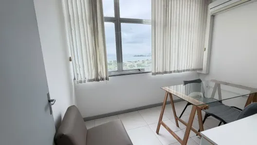 Conjunto Comercial / Sala com 4 Quartos à venda, 65m² no Centro, Florianópolis
