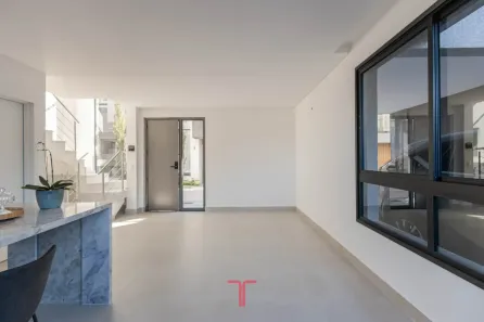 Sobrado com 3 Quartos à venda, 176m² no Campo Comprido, Curitiba