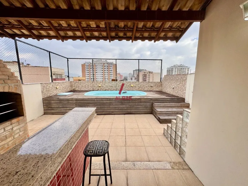 Foto do imóvel - Cobertura para alugar com 3 quartos, sendo 1 suíte, 4 banheiros, 1 vaga na garagem, aceita.