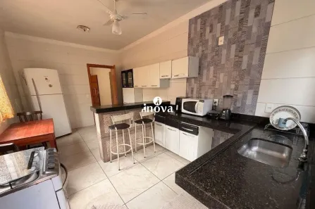 Casa com 3 Quartos à venda, 164m² no Conjunto Uberaba, Uberaba