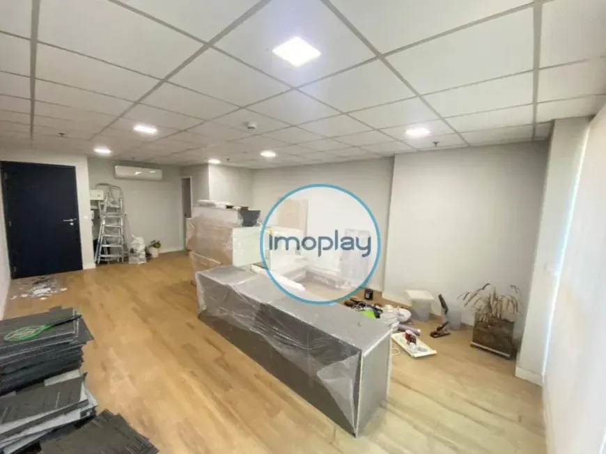 Foto do imóvel - Sala/Conjunto/Escritório para alugar com 43 m², 1 banheiro e 2 vagas na garagem próximo à.