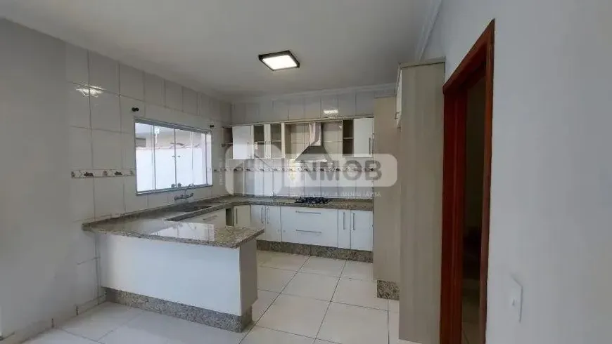Foto do imóvel - Casa de condomínio para alugar com 265 m², 3 quartos, 5 banheiros, 4 vagas