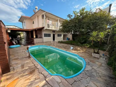 Casa com 3 Quartos à venda, 232m² no Centro, Palhoça