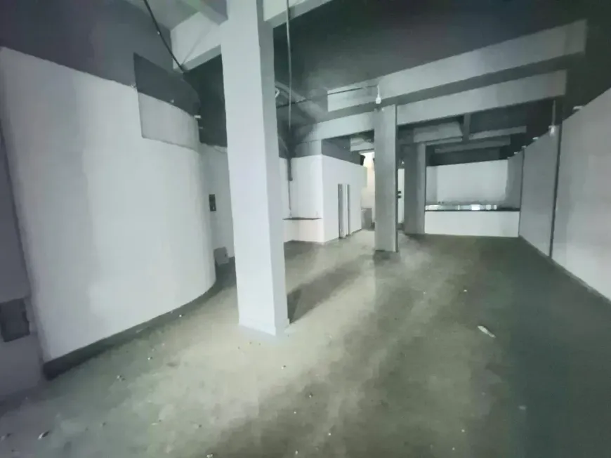 Foto do imóvel - Ponto comercial/loja/box à venda com 256 m², 2 banheiros e 2 vagas na garagem em