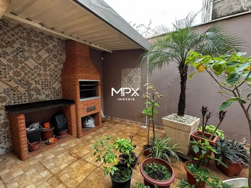 Foto do imóvel - Casa à venda com 2 quartos, de 115 m², 2 vagas e quintal aceitando animais em