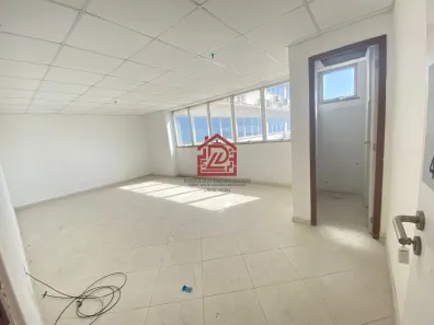 Conjunto Comercial / Sala para venda ou aluguel, 29m² no Imbetiba, Macaé
