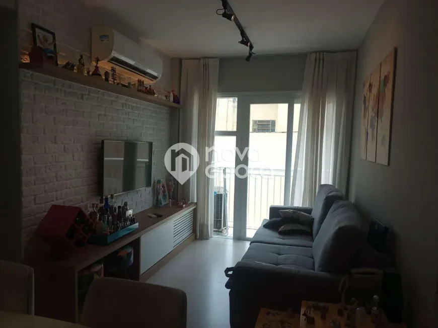 Foto do imóvel - Apartamento à venda com 2 quartos, 1 suíte, 1 vaga na garagem, elevador no condomínio e varanda.
