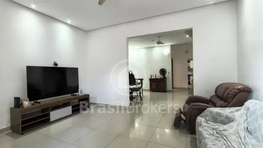 Foto do imóvel - Casa à venda com 3 quartos, 1 suíte, 91 m² e aceita animais próximo à Estação Piedade em