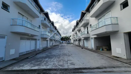 Sobrado com 2 Quartos para alugar, 115m² no Centro, Peruíbe