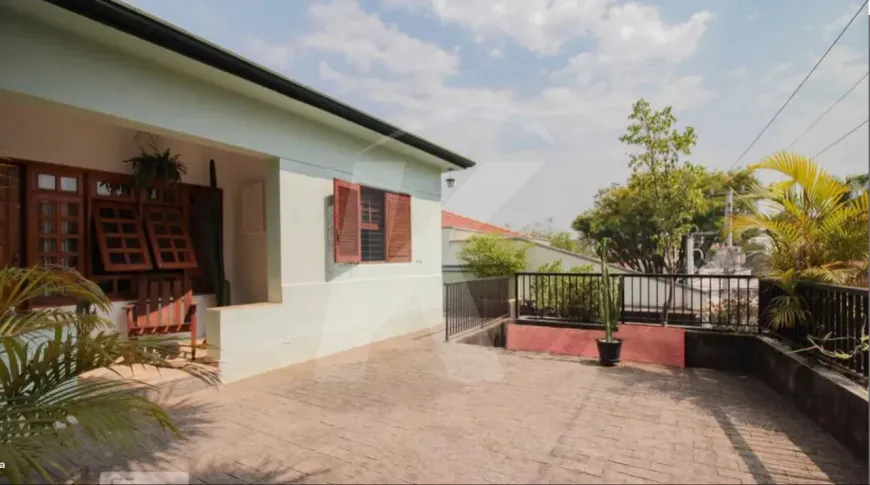 Foto do imóvel - Sobrado à venda com 4 quartos, 1 suíte, 300 m², de 3 a 5 banheiros e 2 vagas em