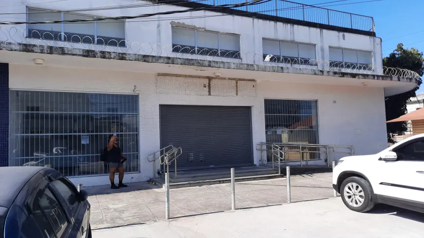 Foto do imóvel - Alugo lojão com 420m², 02 pavimentos, elevador interno, 06