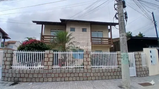 Casa com 2 Quartos para alugar, 76m² no Santa Rita, Brusque