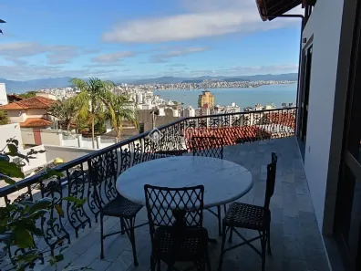 Casa com 4 Quartos à venda, 453m² no Centro, Florianópolis
