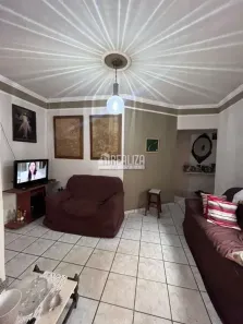 Casa com 2 Quartos para alugar, 102m² no São Benedito, Uberaba