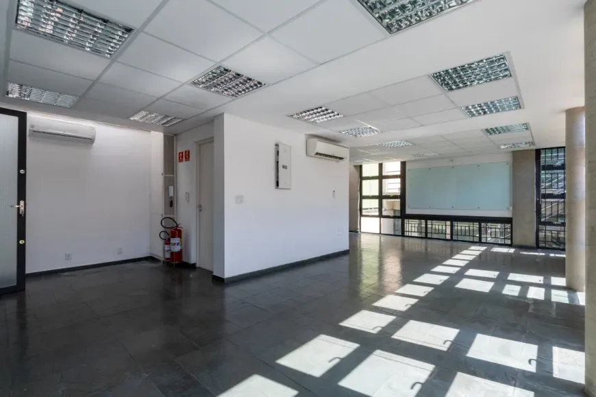 Foto do imóvel - Imóvel comercial para alugar e comprar com 8 banheiros, 3 vagas na garagem e 400 m² aceitando.