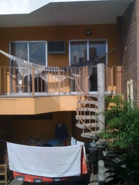 Foto do imóvel - Casa à venda com 4 quartos, 4 suítes, 185 m², 2 banheiros e 2 vagas na garagem em