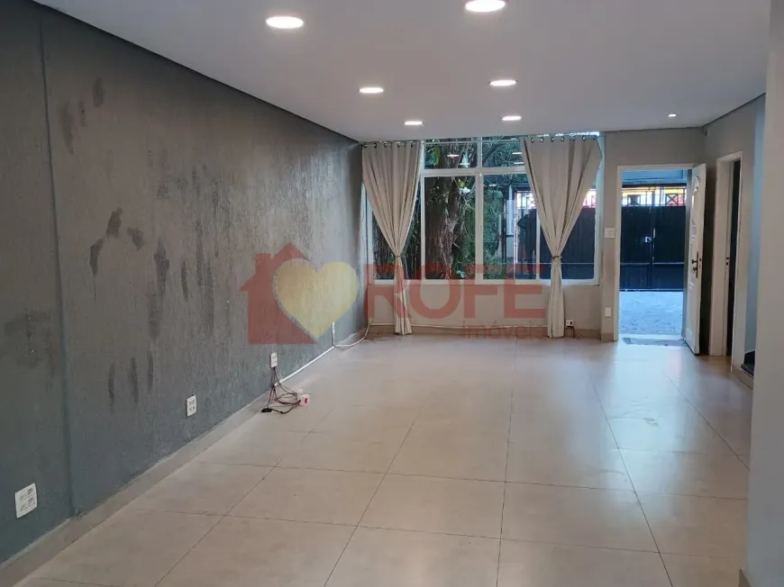 Foto do imóvel - Imóvel comercial para alugar com 3 quartos, 3 banheiros, aceita animais e cozinha disponível.