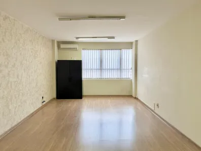 Conjunto Comercial / Sala à venda, 43m² no Centro, Curitiba