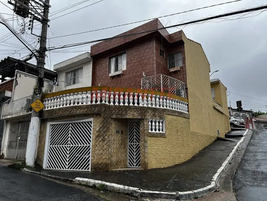 Foto do imóvel - Sobrado à venda com 4 quartos, 1 suíte, 3 banheiros e 195 m² em