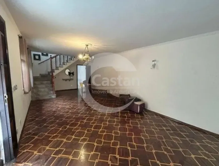 Foto do imóvel - Casa à venda com 4 quartos, 1 suíte, 200 m², 3 a 4 banheiros, 2 vagas e quintal em