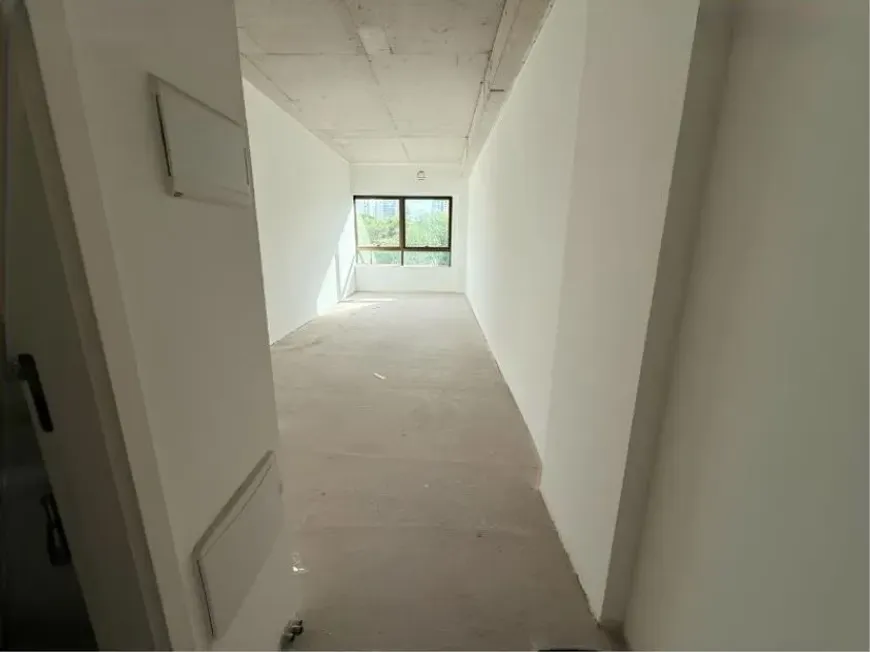 Foto do imóvel - Sala/Conjunto/Escritório para alugar com 32 m², 1 banheiro e 1 vaga na garagem em