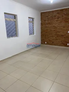 Sobrado com 4 Quartos à venda, 250m² no Centro, Jacareí