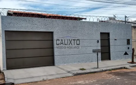 Casa com 2 Quartos à venda, 137m² no Granada, Uberlândia