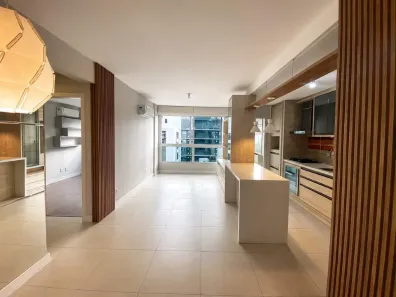 Apartamento com 2 Quartos para alugar, 67m² no Centro, Florianópolis