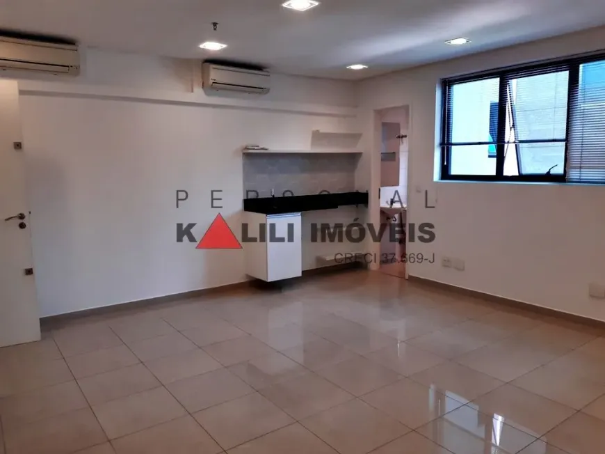 Foto do imóvel - Sala/Conjunto/Escritório para alugar com 33 m², 2 banheiros, ar-condicionado e 1 vaga na.