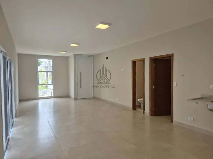 Foto do imóvel - Casa de condomínio para alugar com 3 quartos, 1 suíte, 175 m², 3 banheiros e 4 vagas na garagem.