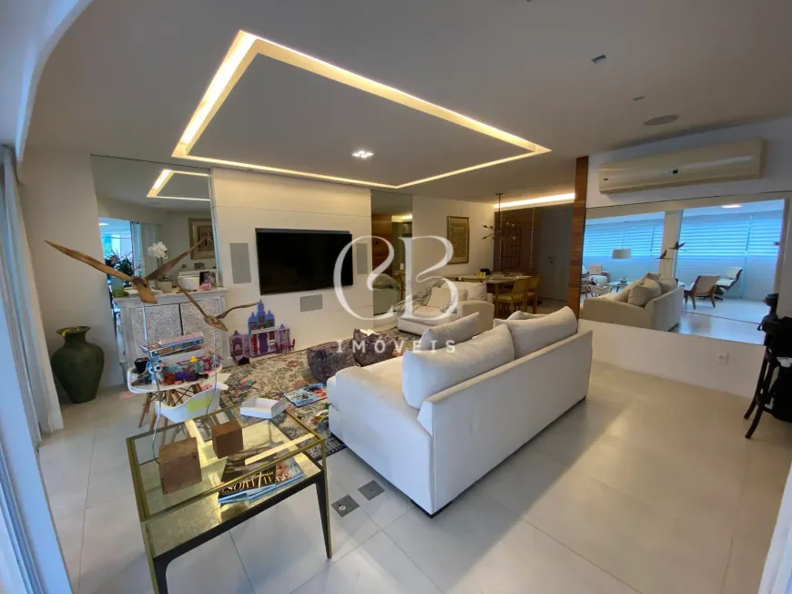 Foto do imóvel - Apartamento para alugar com 200 m², 4 quartos, 4 banheiros, 2 vagas