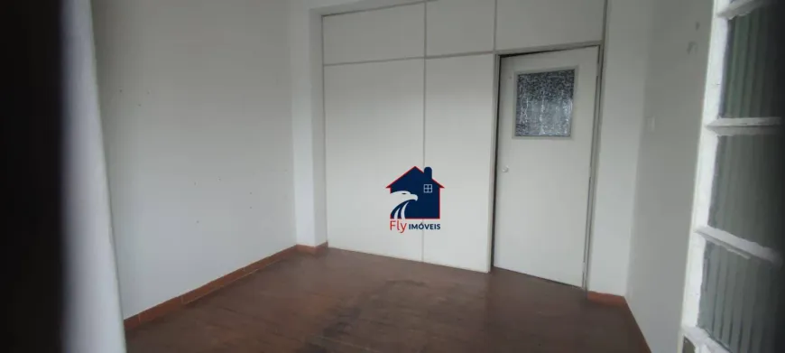 Foto do imóvel - Salão comercial com 32metros com 3 salas, cozinha, e