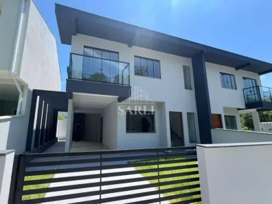Sobrado com 3 Quartos à venda, 101m² no Forquilhas, São José