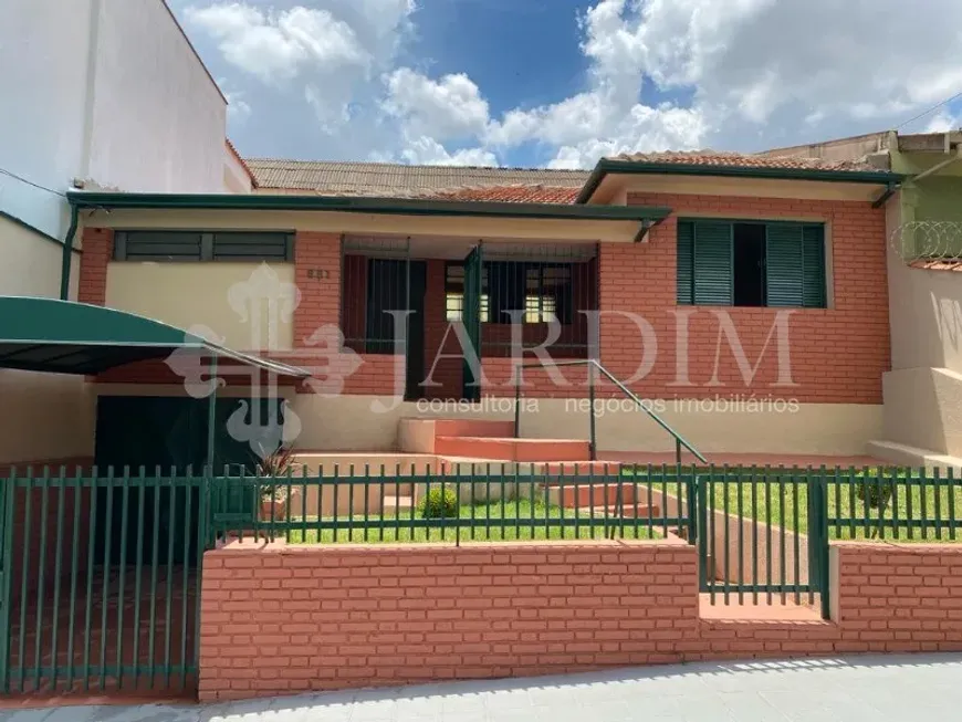 Foto do imóvel - Casa à venda com 3 quartos, 3 banheiros e 3 vagas na garagem em