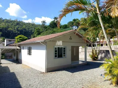 Casa com 2 Quartos para alugar, 75m² no Azambuja, Brusque
