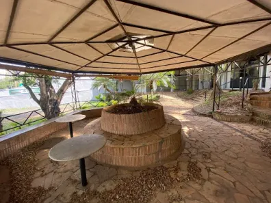 Casa Comercial com 1 Quarto para alugar, 680m² no Centro, Uberaba