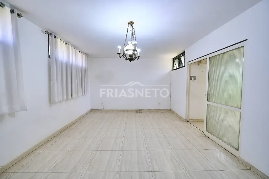 Foto do imóvel - Imóvel comercial à venda com 3 quartos, 1 suíte, 210 m², 3 banheiros e 2 vagas em