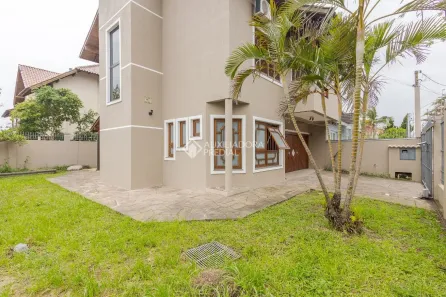 Casa Comercial com 3 Quartos para alugar, 200m² no Fátima, Canoas