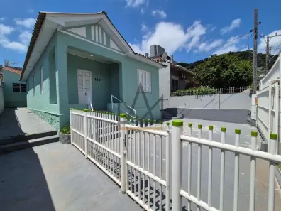 Casa com 5 Quartos para alugar, 180m² no Centro, Florianópolis