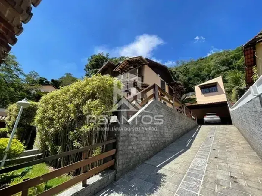 Foto do imóvel - Casa condomínio à venda com 4 quartos, 3 suítes, 323 m², 5 banheiros e 4 vagas em