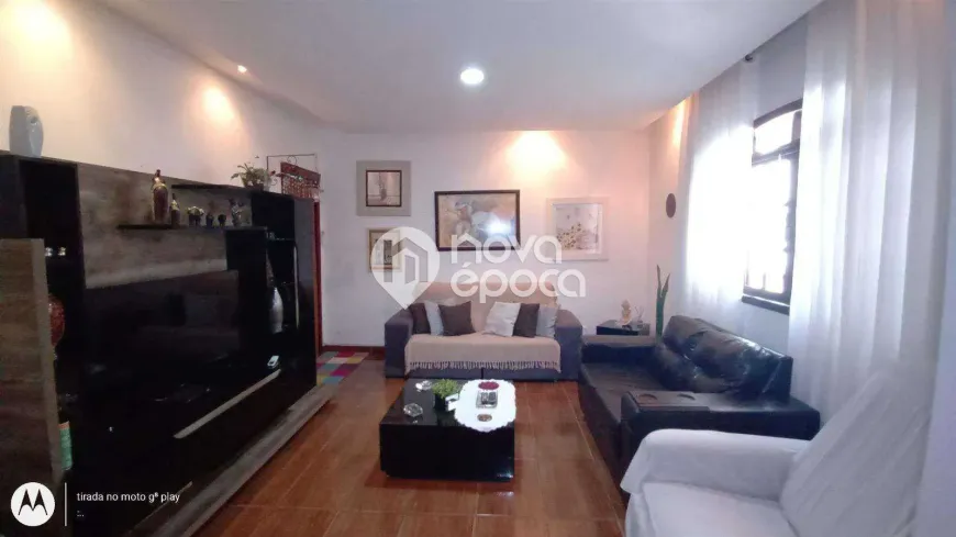 Foto do imóvel - Casa à venda com 4 quartos, 1 suíte, 532 m², 4 banheiros e 3 vagas na garagem em